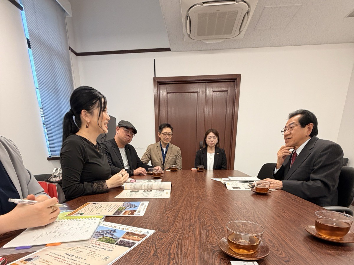 Official meeting at Kyoto City Hall